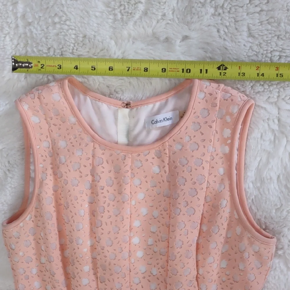 Calvin Klein Elegant Sleeveless Lace Dress in Soft Pink - Picture 17 of 17